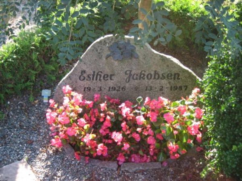 Esther Jakobsen.jpg